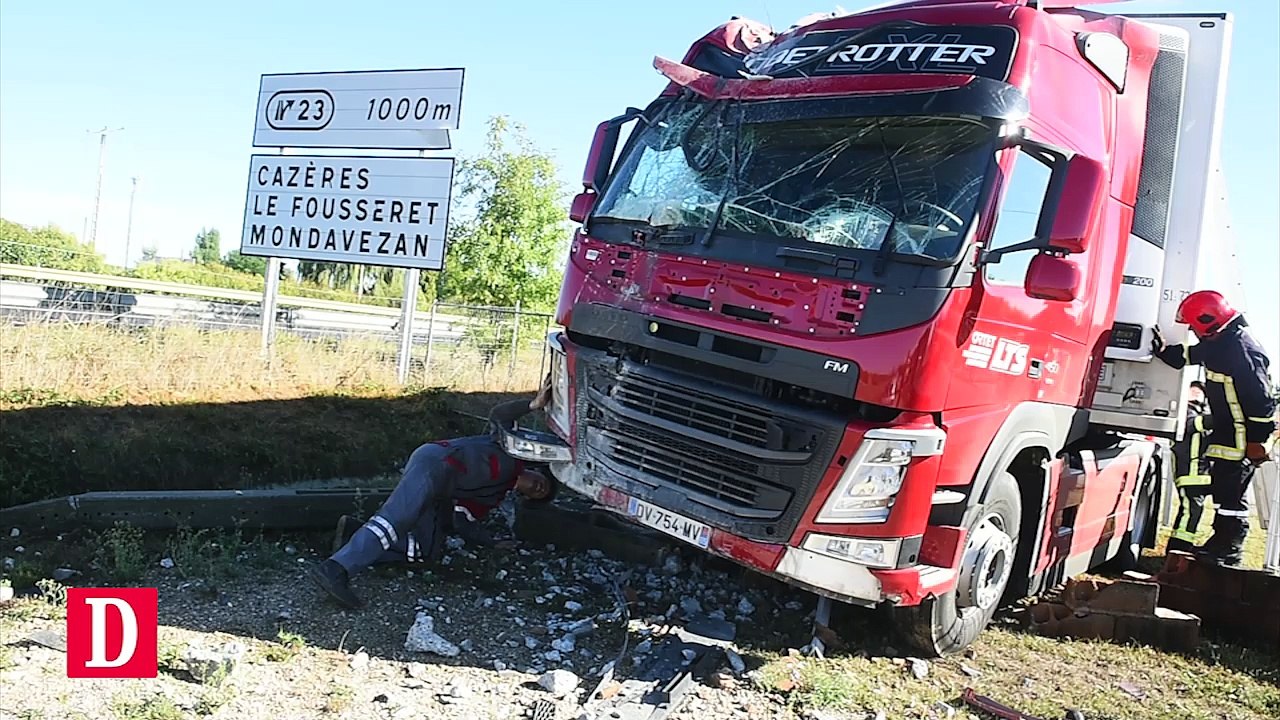 Accident de poids lourd : l'autoroute A64 coupée à cause de la chute d'un pylone