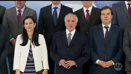 Grace Mendonça toma posse como advogada-geral da União