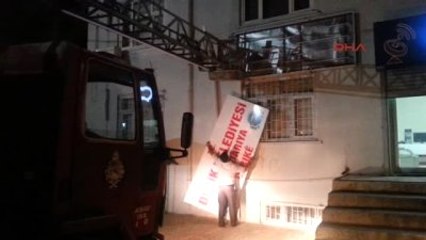 Derik Belediyesi'nin Tabelası Yeniden 3 Dilli Olarak Asıldı