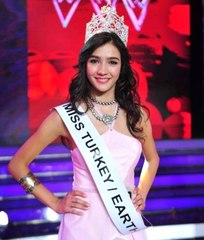 Türkiye Güzeli Aybüke Pusat'a 110 Bin Liralık Tazminat Davası