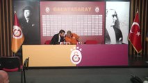 Galatasaraylı Futbolcu Semih Kaya, Basın Toplantısı Düzenledi (1)