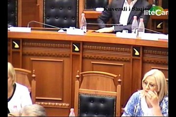 Berisha ben humor ne Parlament, vendos parodine e Ismet Drishtit