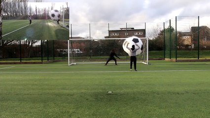 Giant foot : arriveriez-vous à marquer un but ?