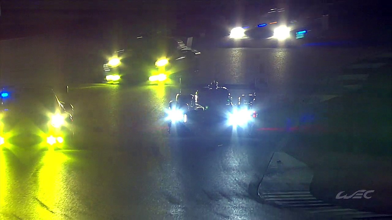 Audi #7 in FP2 running slow