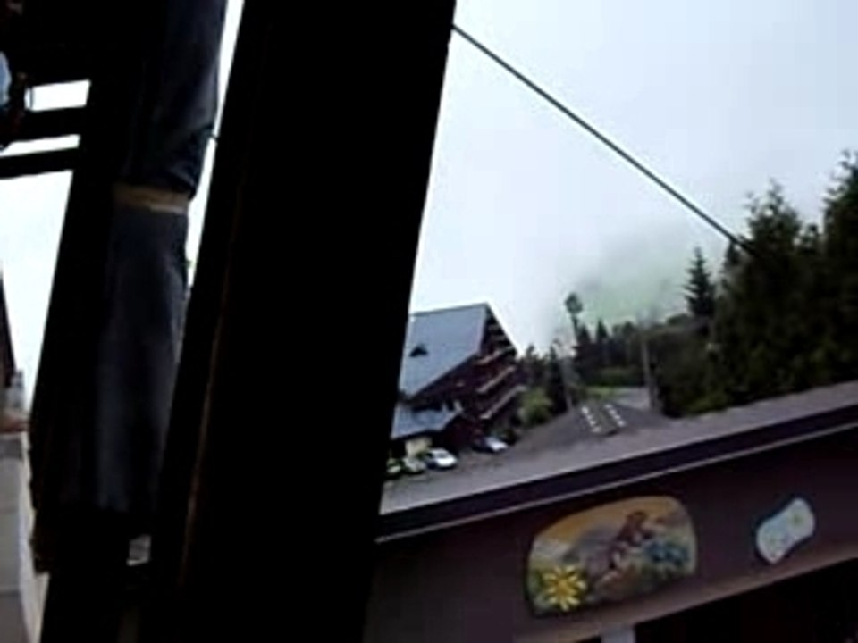 Tyrolienne au centre