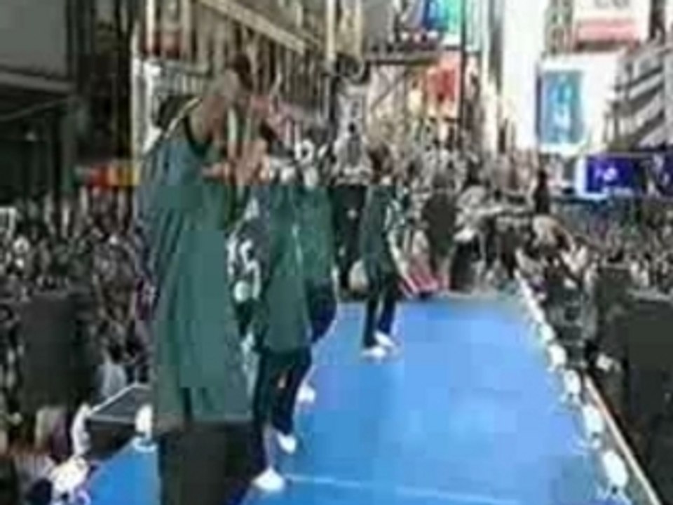 Alicia Keys and Eve - Gangsta Lovin - NFL Kickoff