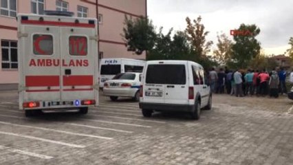 Aksaray Okul Bahçesinde Oyun Oynarken Fenalaşan Genç Öldü