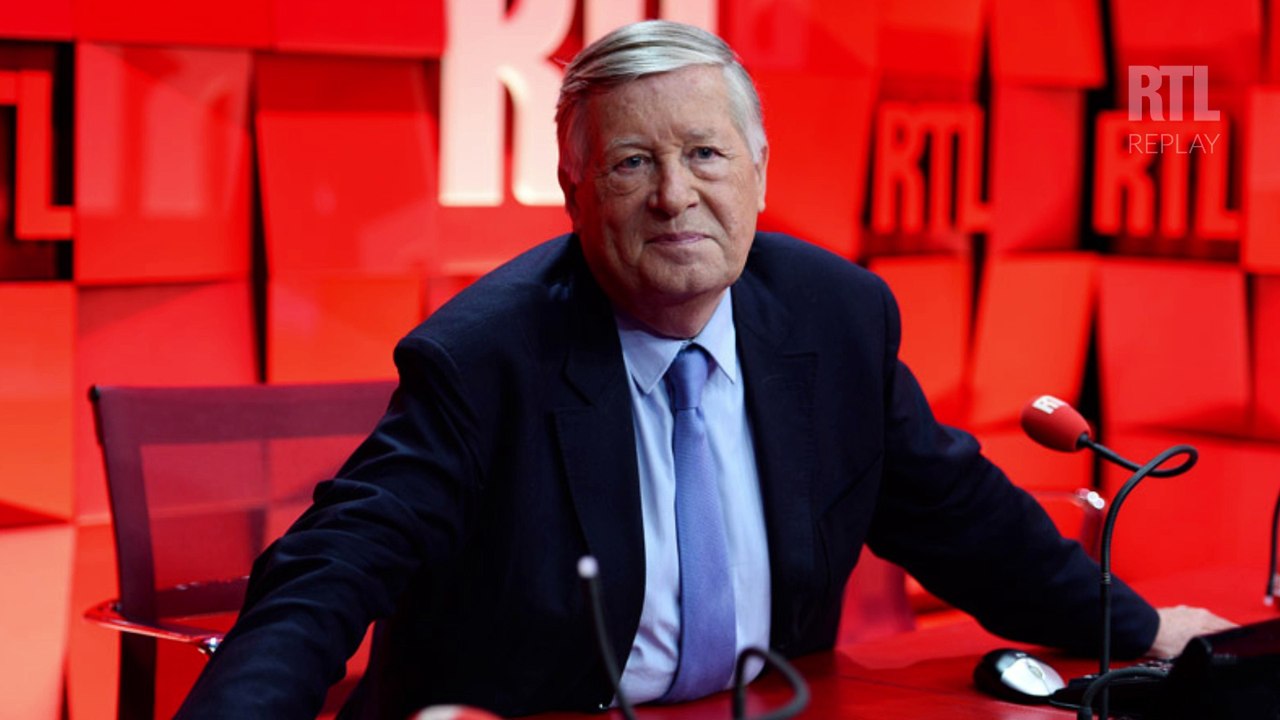 "Avec son entretien au Monde, François Hollande cherche quelque chose qui le distingue des autres acteurs politiques", analyse Alain Duhamel