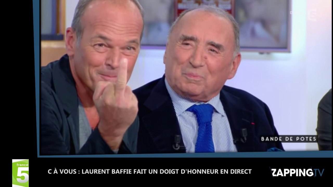C à Vous : Laurent Baffie sensible ? Il fait un doigt d’honneur à la caméra