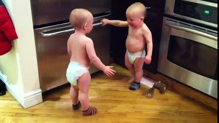 Les enfants jumeaux qui parlent, incroyable !