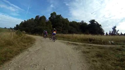 GOPR5230 3 Dimanche  Matin - montée et rencontre avec vaches [DIVX 480p]