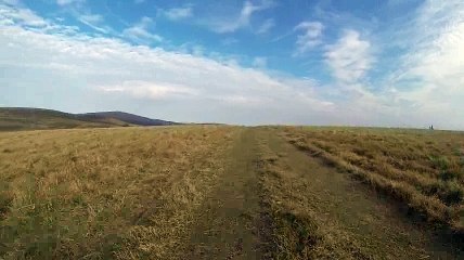 GOPR5246 3 Dimanche  Matin - gros chemin sur les hauts plateaux suite [DIVX 480p]