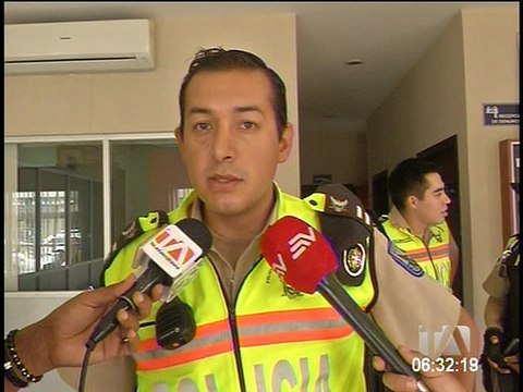 Policía se salvó de ser apuñalado en casa de presuntos delincuentes