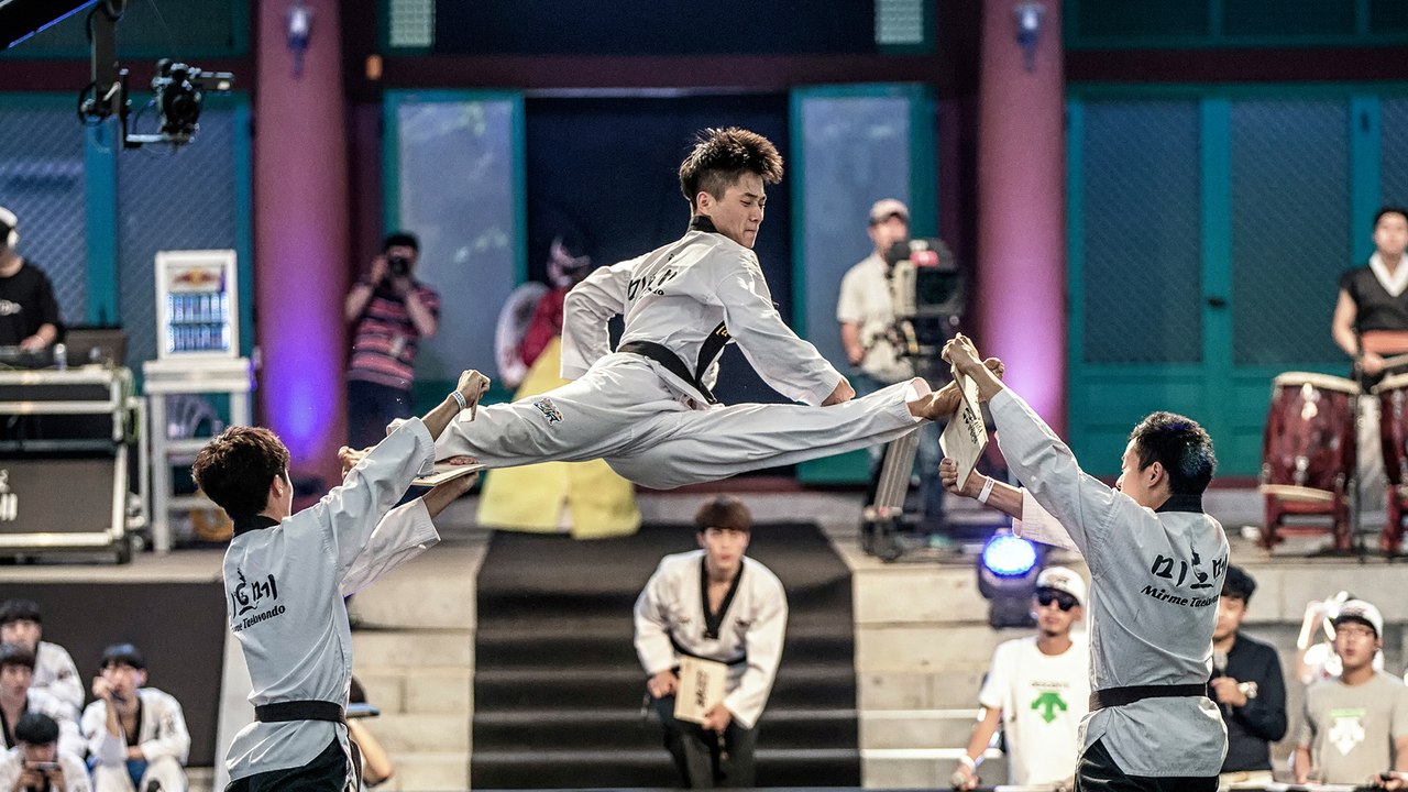 Intense 1v1 Freestyle Kicking Competition | Red Bull Kick It