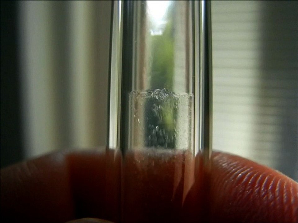 Überkritisches CO2 (Ampulle) / Supercritical CO2 (ampoule)