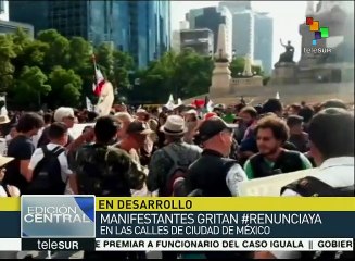 México: padres de los 43 califican de burla renuncia de Tomás Zerón