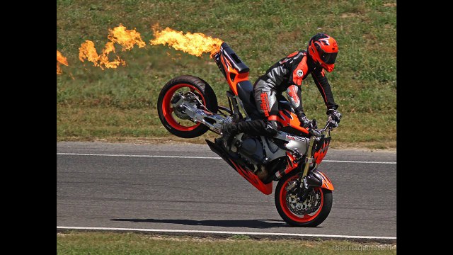 Stunt & Drift l Cabrage Tmax 530 !!!! Tmax (Street Stunt) cabrage