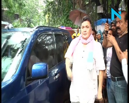 Shocking! Randhir Kapoor and Rishi Kapoor slap journalists