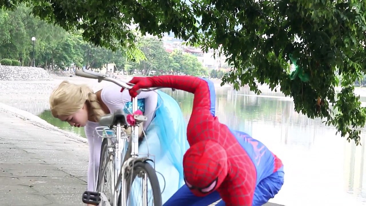 Funny Spidernan In Realife  ! Trung Thu in Viet Nam - #Black Spiderman Troll Boom  -)-7Q0xz8wrBhk