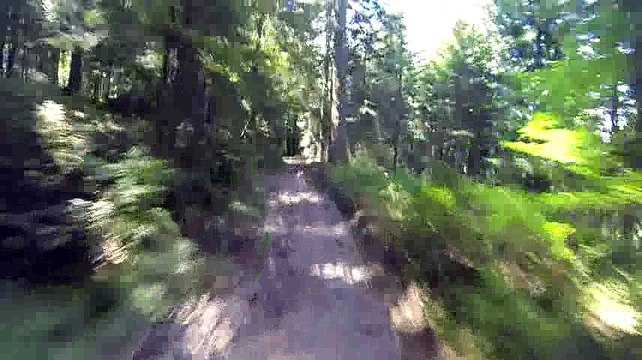 GOPR5358 4 dimanche Apm - zone intermediaire descente dangeureuse [DIVX 480p]