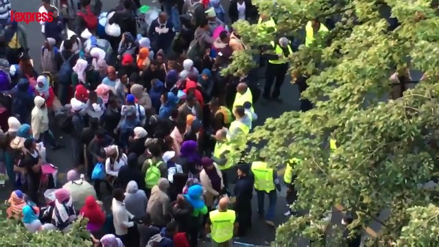 Paris: au moins 1500 migrants évacués du camp de Stalingrad