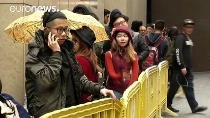 iPhone7 nei negozi. Scorte esaurite prima ancora del via. Ma non è assalto