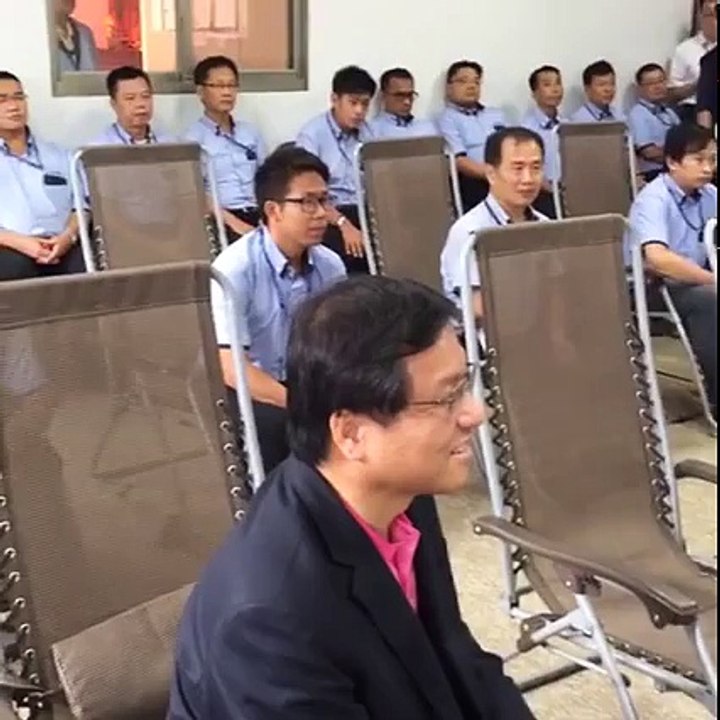 朱立倫：為駕駛們打氣 送上蛋黃酥和文旦