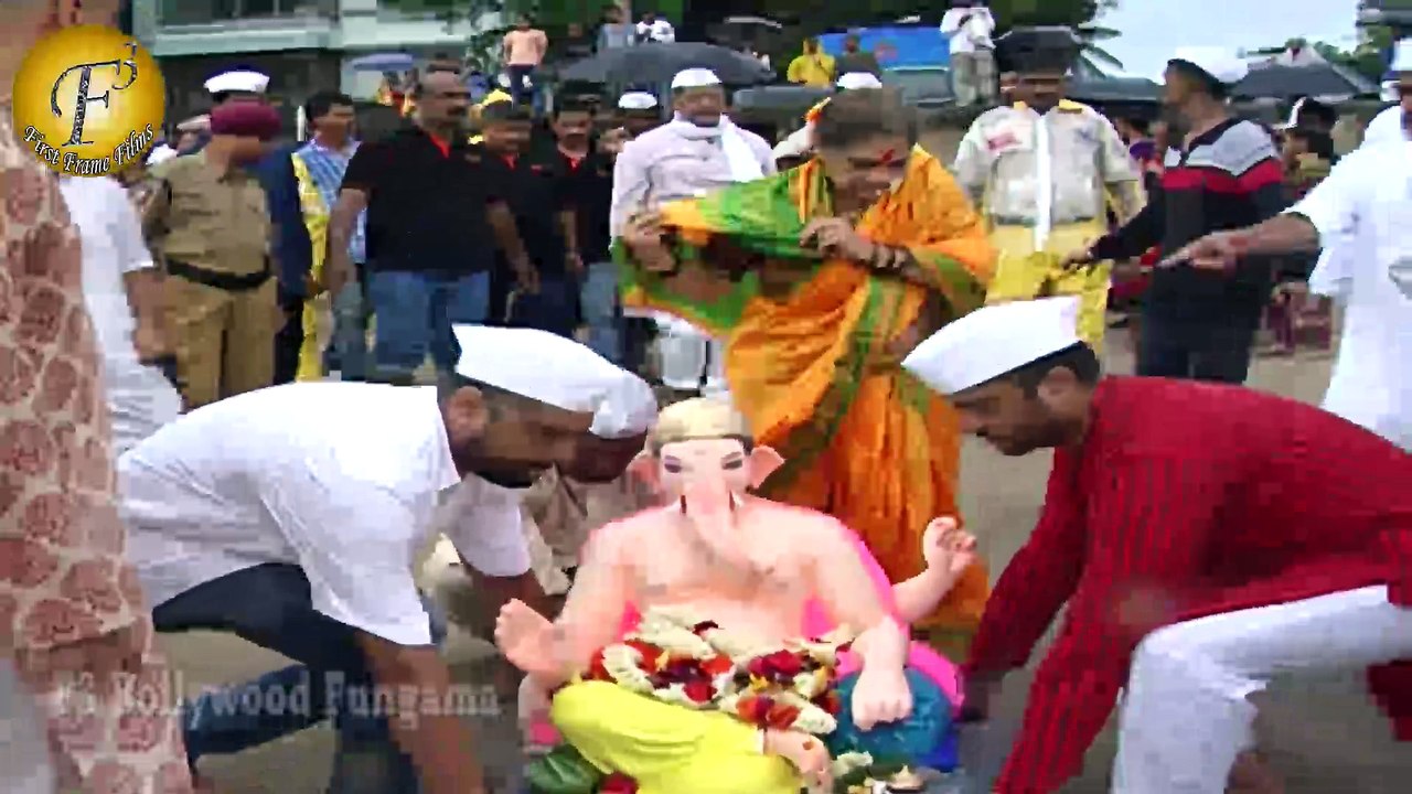 NANA PATEKAR  GANPATI  VISARJAN