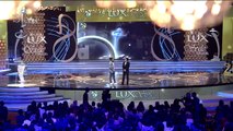 Ali Zafar & Yassir Hussain Making Fun of Celebrities at 15th Lux Style Awards 2016