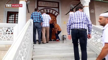 Cumhurbaşkanı Erdoğan'ın açtığı camiye ziyaretçi akını