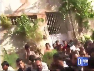 See How Khawaja Izhar Wife Reacted When Police Arrested Him - Video Dailymotion