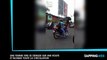 Une femme ivre se dénude sur une route et bloque toute la circulation (vidéo)