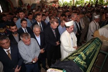 Erdoğan, Eniştesinin Annesini Uğurladı: Kendisine 'Annem' Derdim