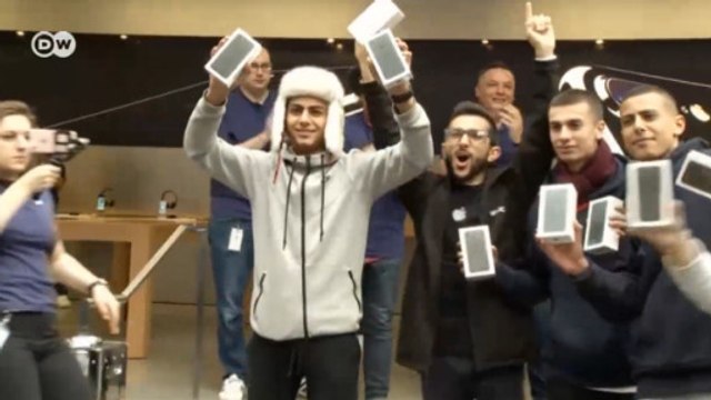 Начались продажи Apple iPhone 7 (16.09.2016)