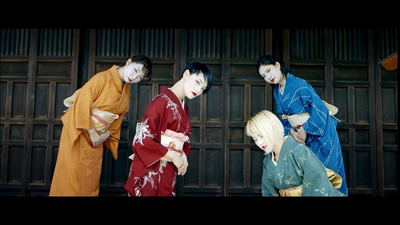 Strawhatz - Kimono Dance