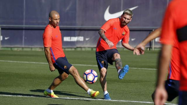 FC Barcelona training session: Final training session before trip to Leganés