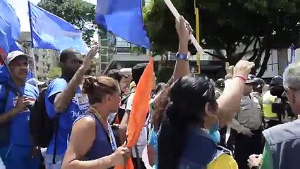 Marcha opositora superó cerco de la PNB que impedía paso a la Av. Libertador