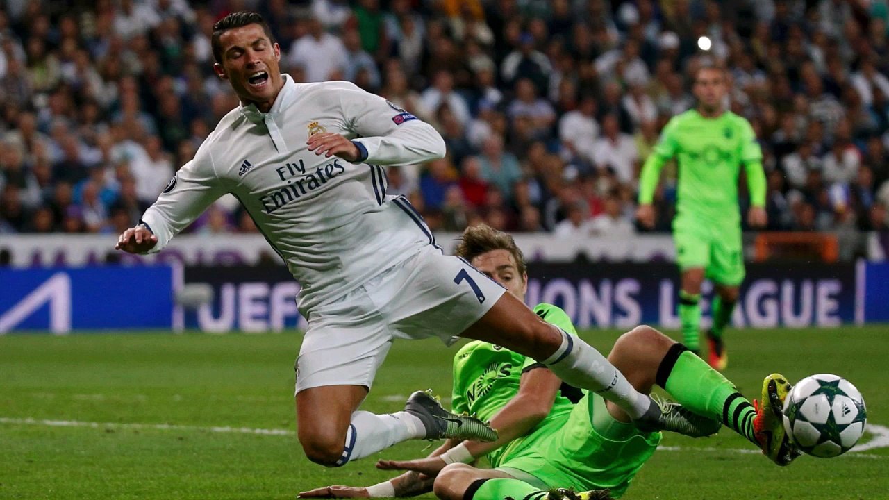 Ronaldo et son slip affolent le web - Vidéo Dailymotion