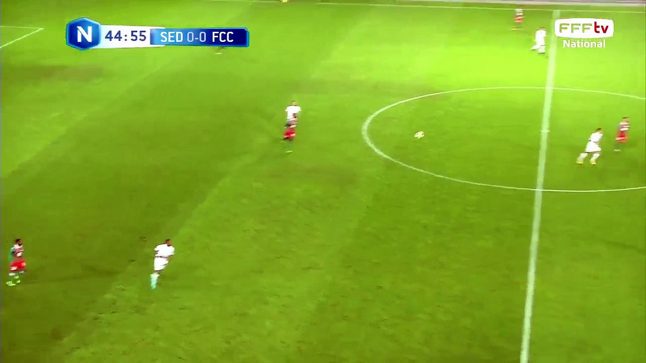 Belle action d'Omrani à l'entrée de la surface camblysienne