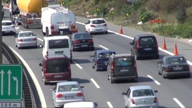 Kocaeli Tem Otoyolu'nda Tatilci Yoğunluğu