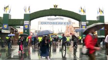 Октоберфест: фестивалю пива не страшны ни дождь, ни терроризм