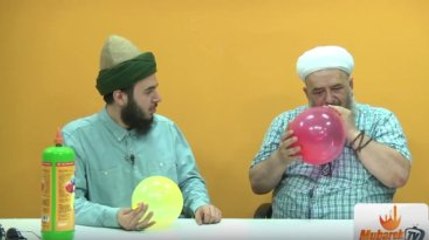 Dini Yayın Yapan Kanalda Helyum Gazı Çekip İlahi Söylediler