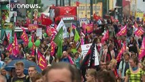 تظاهرات آلمانیها در اعتراض به معاهده های تجارت آزاد با کانادا و آمریکا