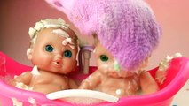 Baby doll bath toys - Baby doll toy eating ice cream food ! Baby Doll Bathtime video!