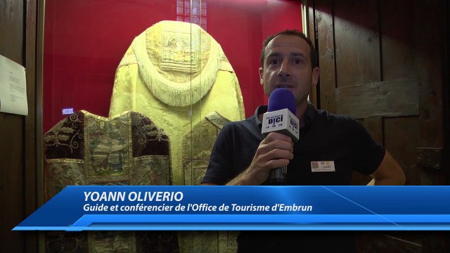 La Chapelle Sainte-Anne d'Embrun dévoile ses trésors liturgiques lors des Journées Européennes du Patrimoine