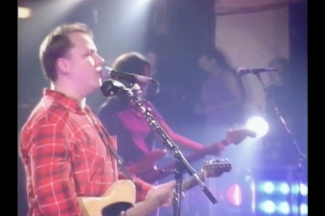 PIXIES - HERE COMES YOUR MAN (Live at Brixton 1991)