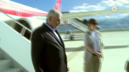 Başbakan Yıldırım, 3. Ordu Komutanlığını ve Şehit Ailelerini Ziyaret Etti