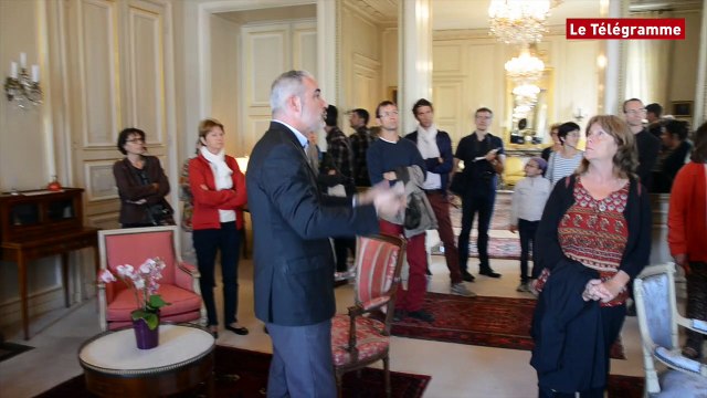 Rennes. Journées du patrimoine : le préfet suit la visite avec le public