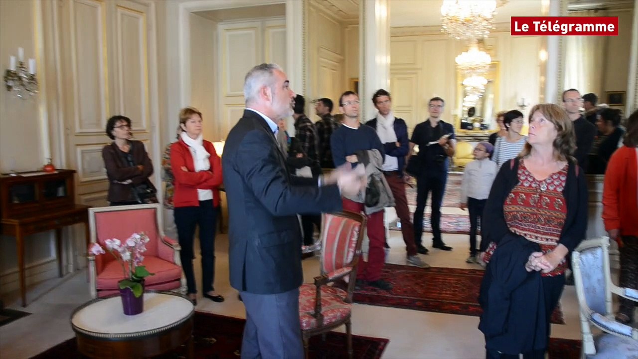 Rennes. Journées du patrimoine : le préfet suit la visite avec le public