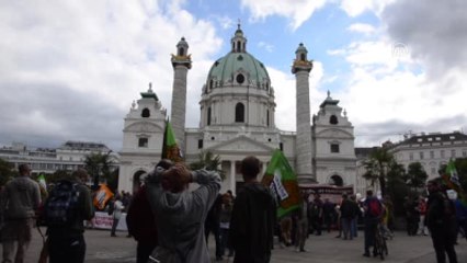 Avusturya'da "Ttıp ve Ceta" Protestosu